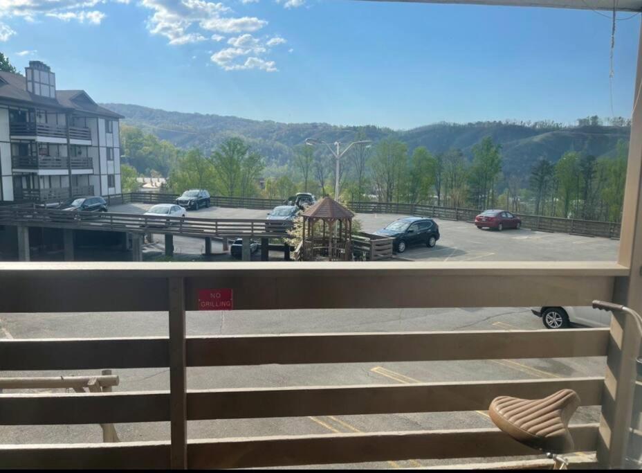 Relaxing Mountain Condo In Gatlinburg With City View ! מראה חיצוני תמונה