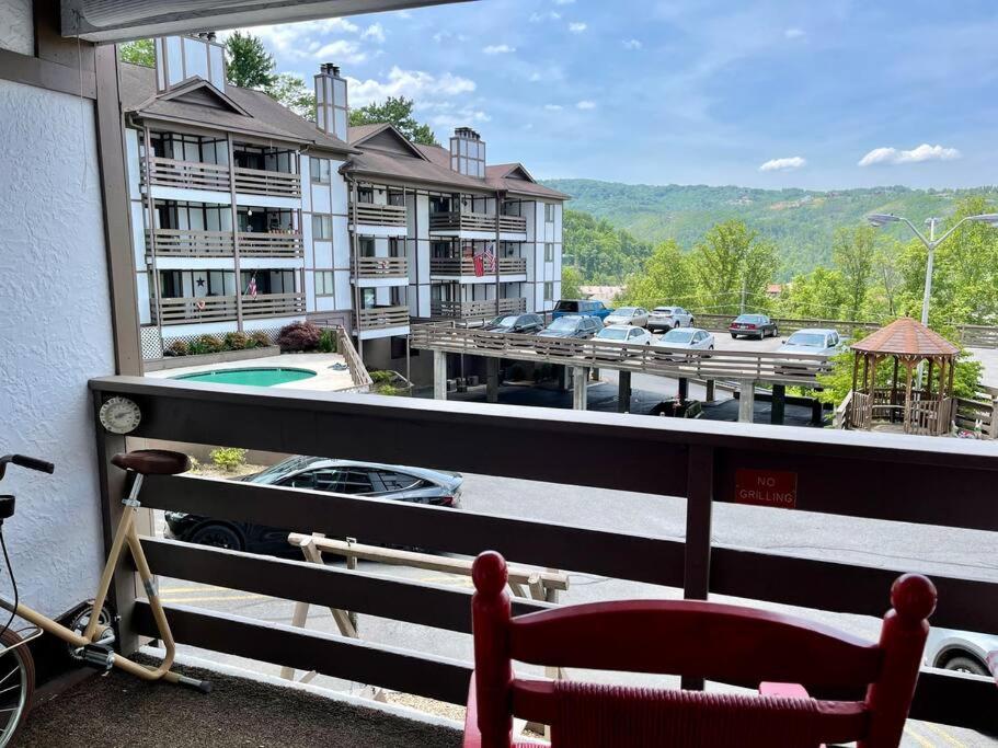 Relaxing Mountain Condo In Gatlinburg With City View ! מראה חיצוני תמונה
